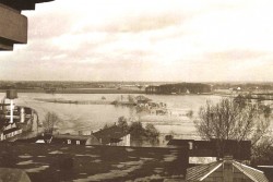 Dinkel, Winterhochw. 1960, Blick vom Dach von GvD R. NL